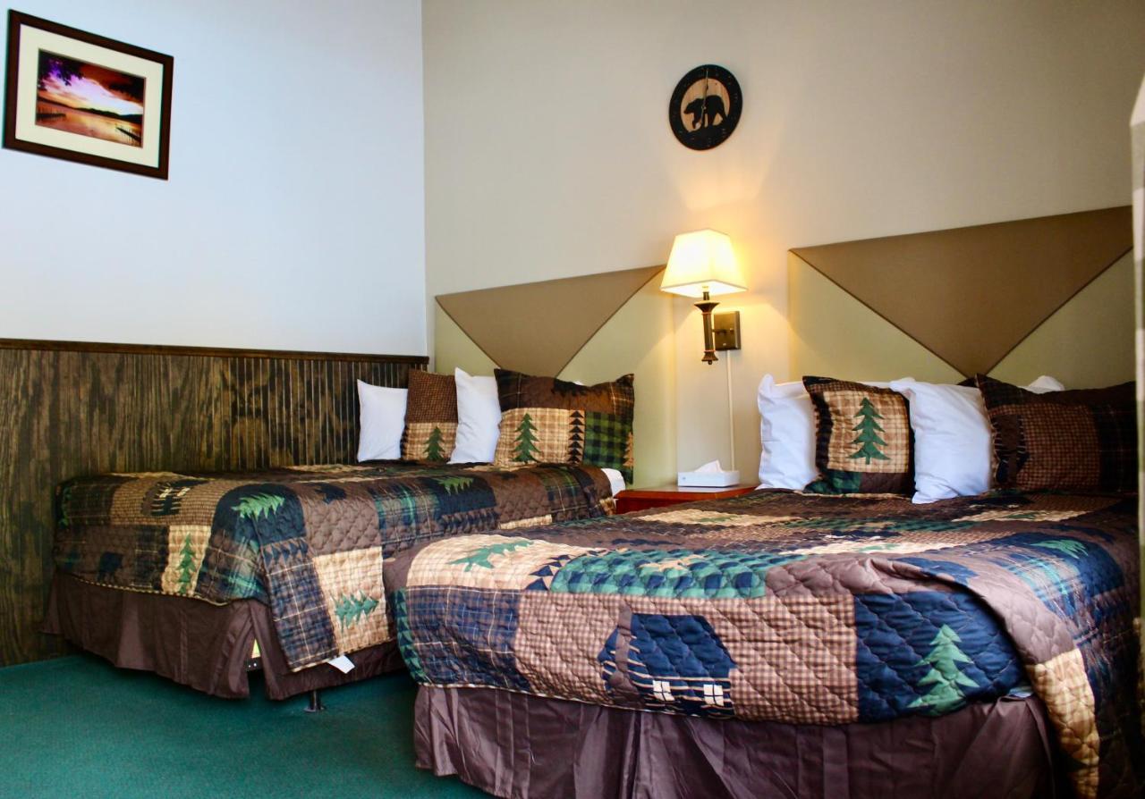Motel Montreal Lake George Bagian luar foto