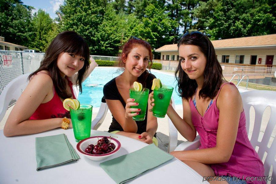 Motel Montreal Lake George Restoran foto